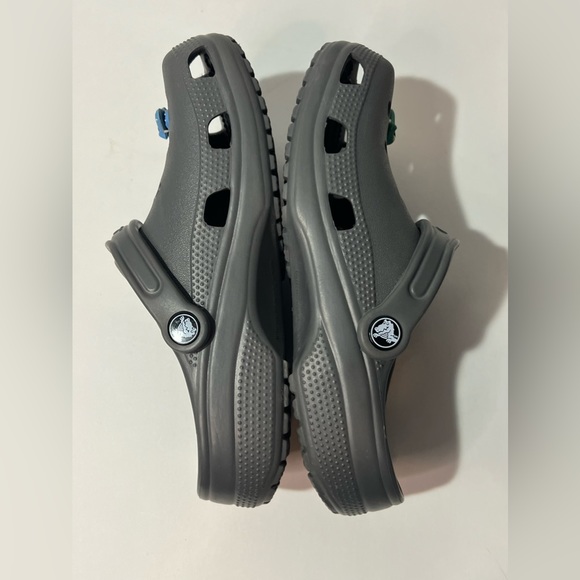 CROCS Classic Grey Sandals With Alligator Charms Mens Sz 5 Women Sz 7 - Picture 4 of 11
